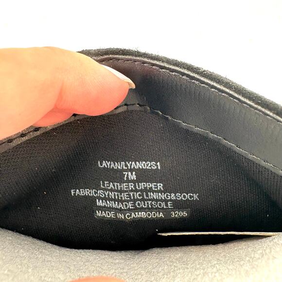 Steve Madden Layan Ankle Booties 7 Black Suede NWOT Boots Heel Dress Buckle Prep - Picture 8 of 8